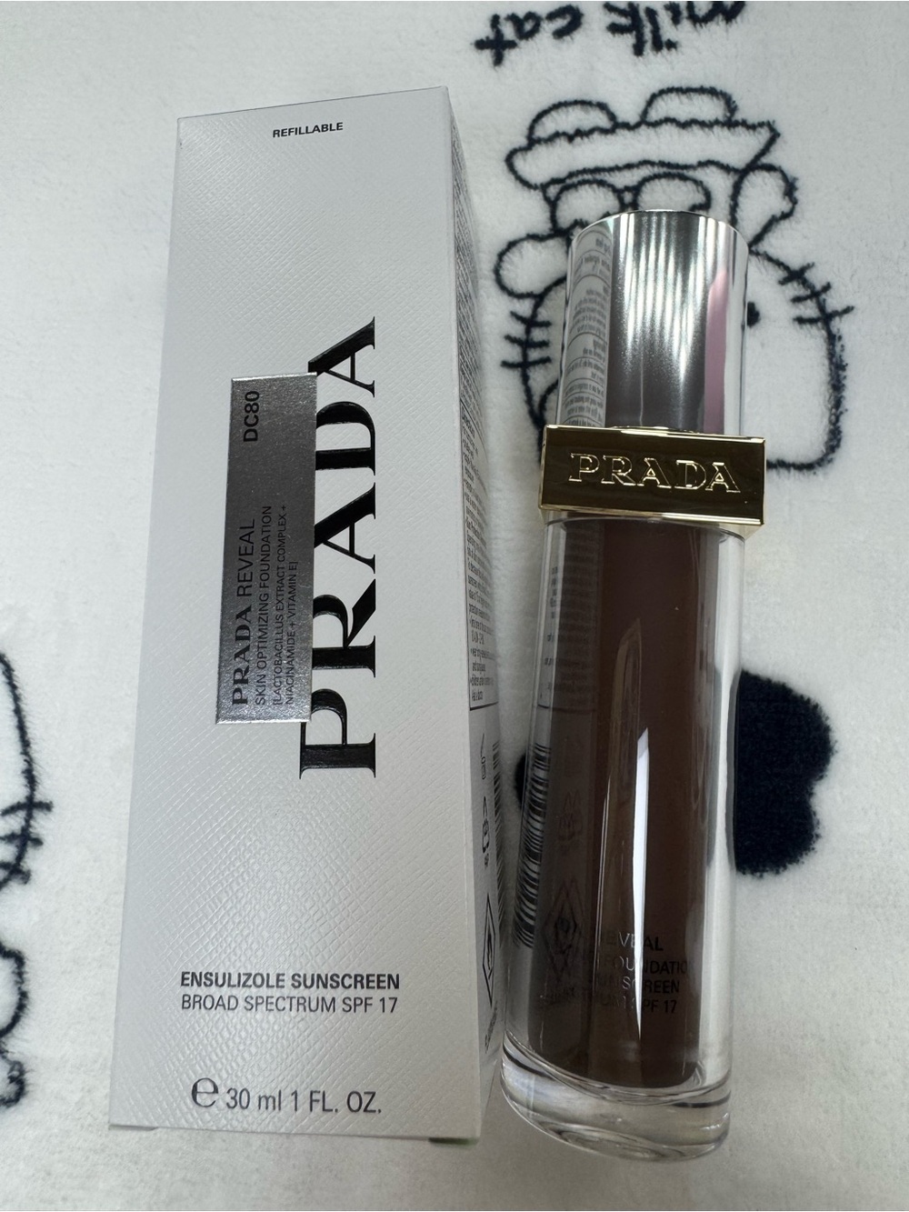 PRADA Reveal Skin-Optimizing Refillable Soft Matte Foundation in DC80